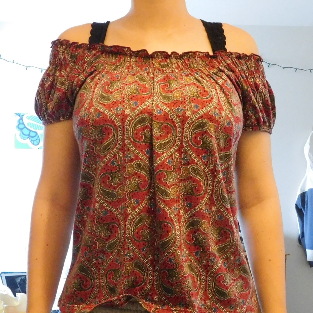 Patterned Blouse - Picture 2 of 4